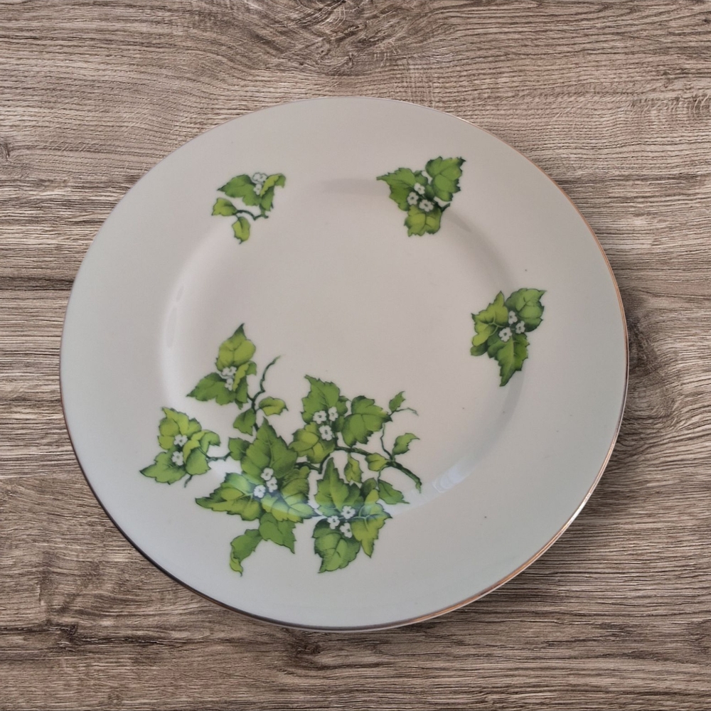 Vintage Crown Sterling Marlborough Vine Bone China Salad Plate